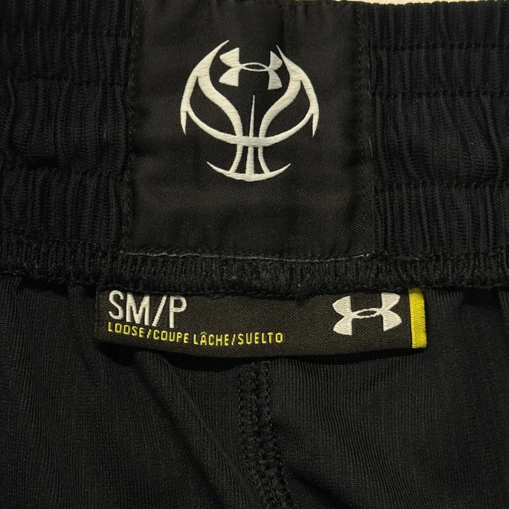 Under Armour Kids SC30 Stephen‎ Curry Basketball Shorts Black Red Small S
